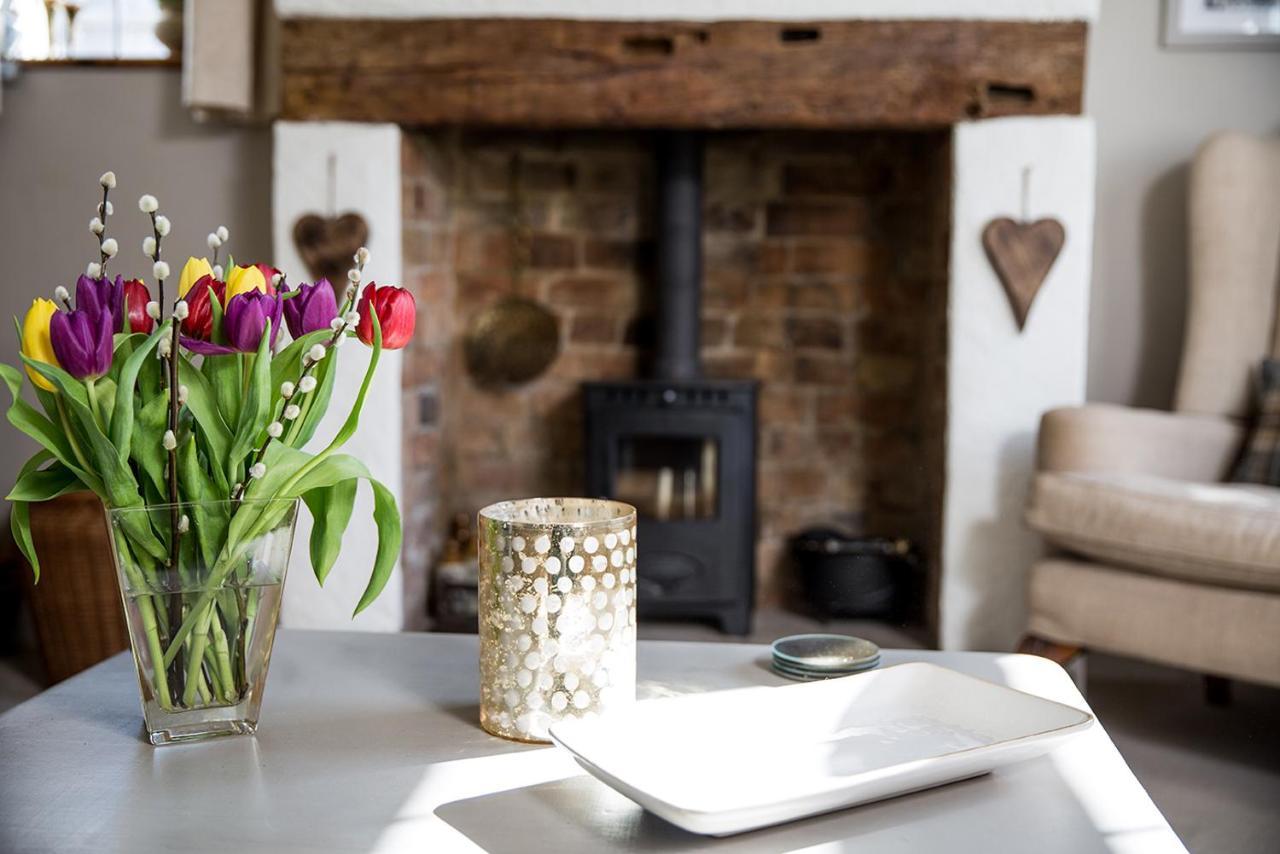 The Cottage And The Nook Gretton  Bagian luar foto